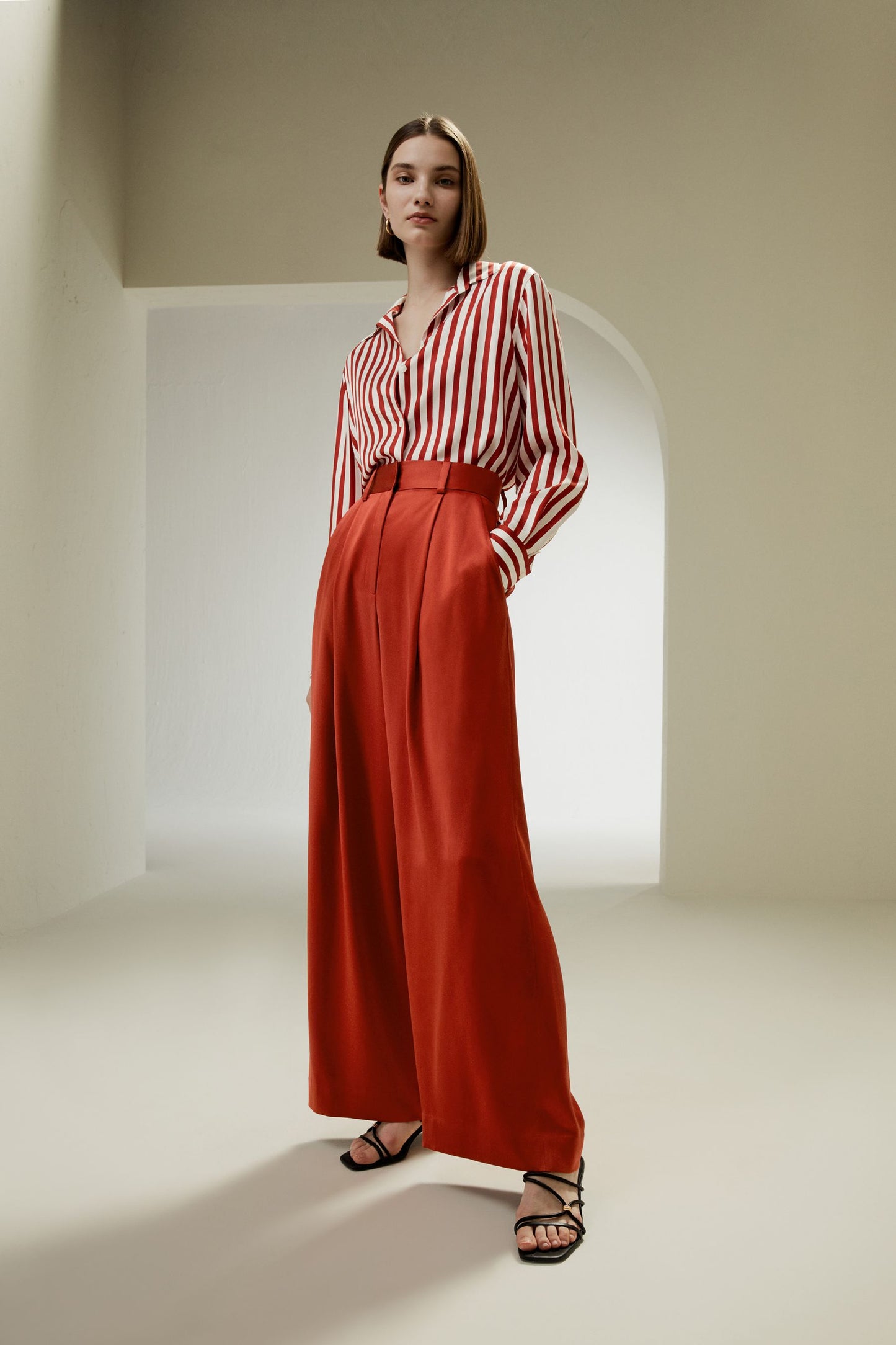 Pantalon de soie coupe ample taille haute